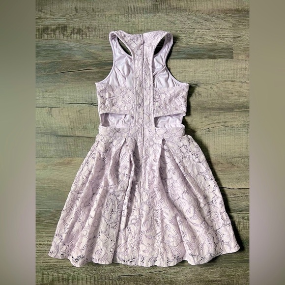 Lulu’s Daisy Date Lavender Lace Skater Dress Open Back XS Purple Lilac Wisteria - Picture 3 of 6